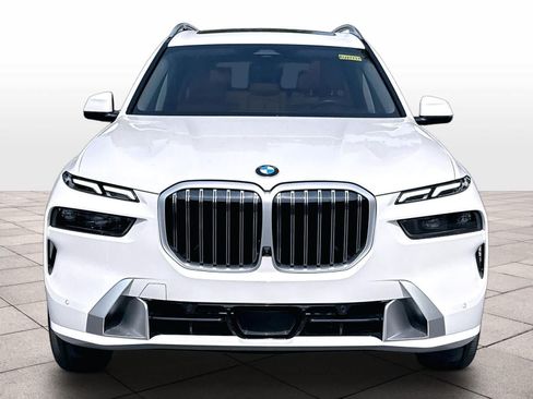 Used 2025 BMW X7 xDrive40i w/ Premium Package AWD/4WD image 2