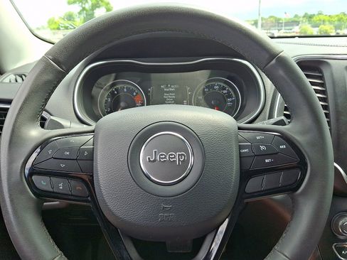 Used 2020 Jeep Cherokee Latitude Plus FWD image 18