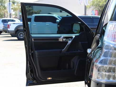 Used 2020 Lexus GX 460 Premium w/ Premium Package AWD/4WD image 7