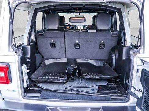 Used 2022 Jeep Wrangler Unlimited Sahara image 23