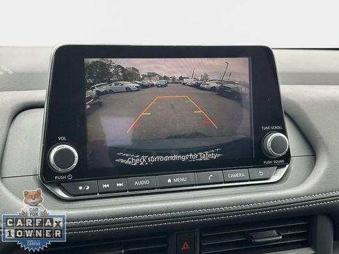 Used 2025 Nissan Rogue S AWD/4WD image 29