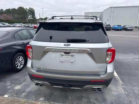 Used 2023 Ford Explorer Platinum w/ Technology Package image 3