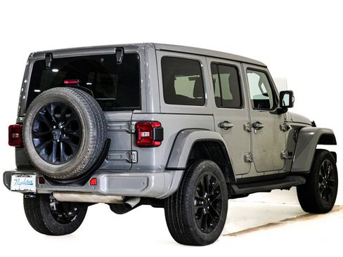 Used 2022 Jeep Wrangler Unlimited Sahara AWD/4WD image 6