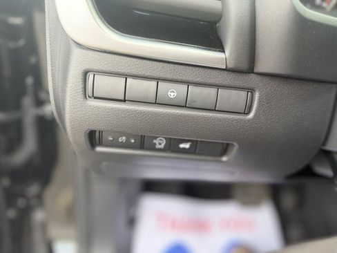 Used 2025 Nissan Rogue SV AWD/4WD image 14