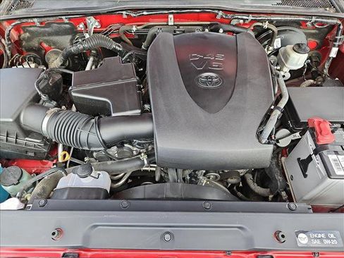 Used 2018 Toyota Tacoma SR5 image 21