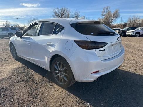 Used 2018 MAZDA MAZDA3 Touring image 3