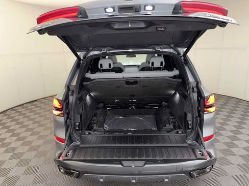 Used 2024 BMW X5 xDrive40i w/ M Sport Package AWD/4WD image 23