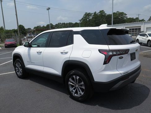 Used 2026 Chevrolet Equinox LT FWD image 5