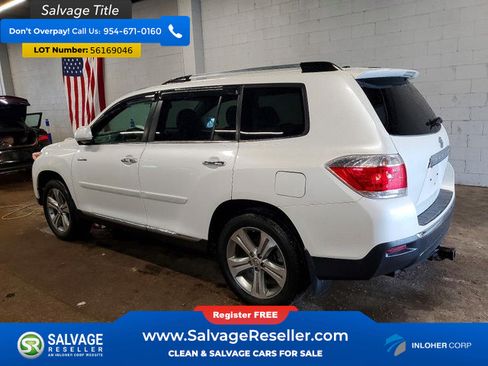 Used 2011 Toyota Highlander Limited w/ Tow Pkg AWD/4WD image 3