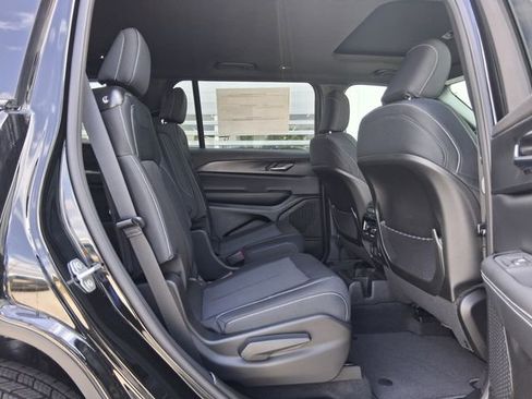 New 2026 Jeep Grand Cherokee L 2WD image 23