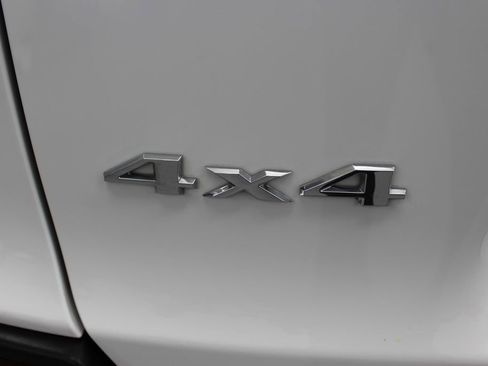 Used 2020 Jeep Cherokee Latitude w/ Quick Order Package 26F North AWD/4WD image 13