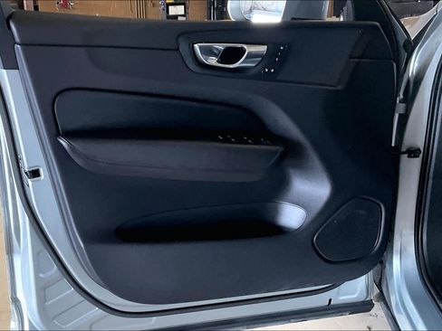 Used 2018 Volvo XC60 T5 Inscription w/ Convenience Package image 20