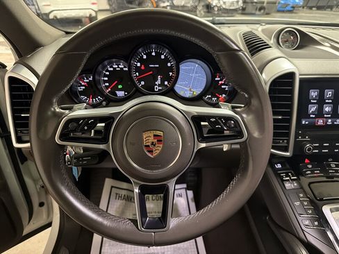 Used 2017 Porsche Cayenne Platinum Edition w/ Premium Package (PJV) AWD/4WD image 23