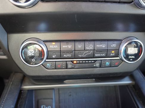 Used 2020 Ford Expedition Max XLT w/ Equipment Group 202A AWD/4WD image 5