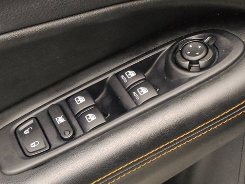 Used 2019 Jeep Compass Limited FWD image 27