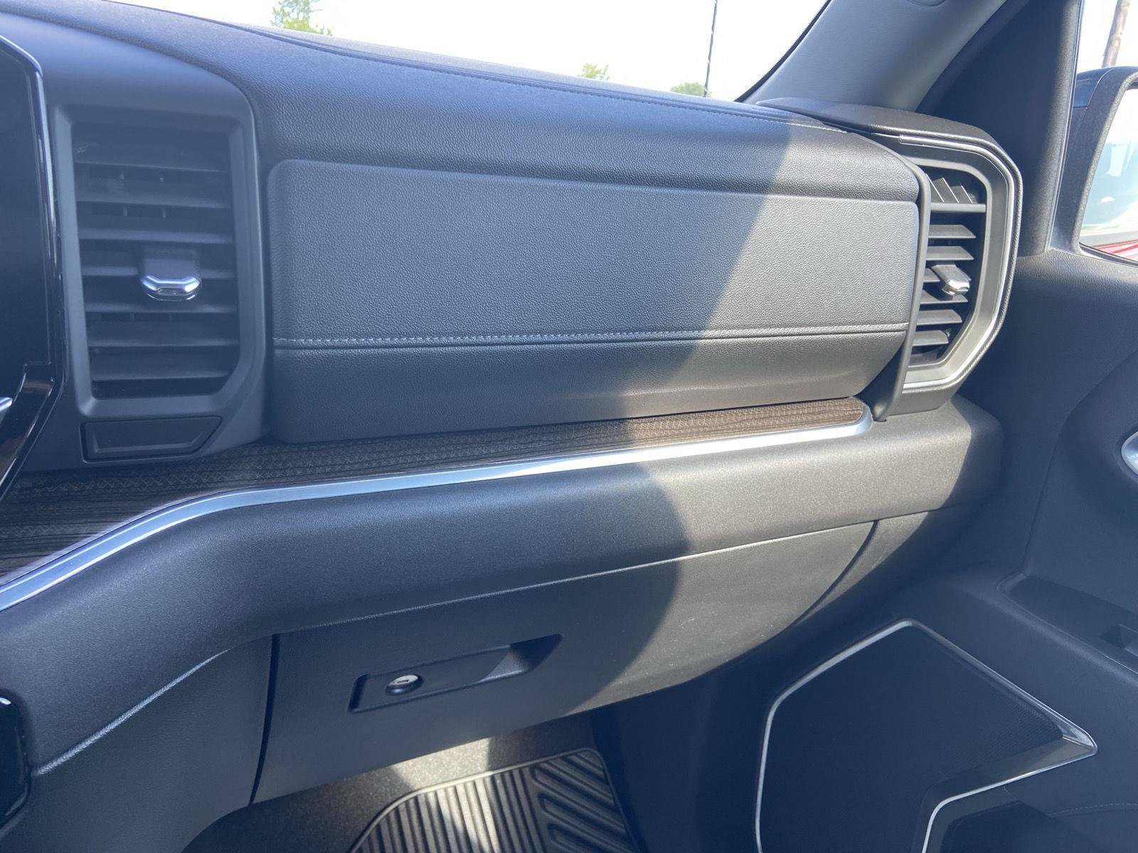 Used 2022 Chevrolet Silverado 1500 RST AWD/4WD image 39