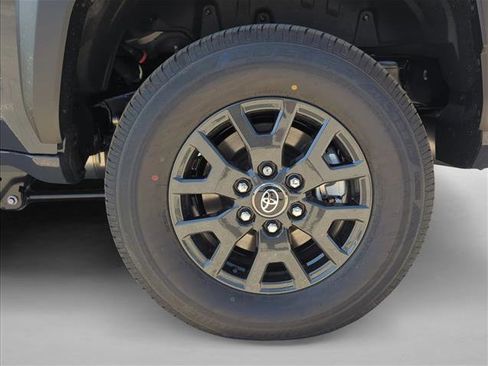 New 2026 Toyota 4Runner SR5 AWD/4WD image 9