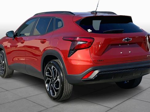 Used 2024 Chevrolet Trax RS w/ Sunroof Package image 12