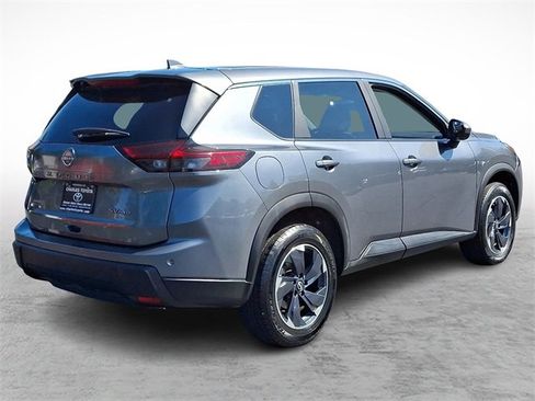 Used 2024 Nissan Rogue SV image 6
