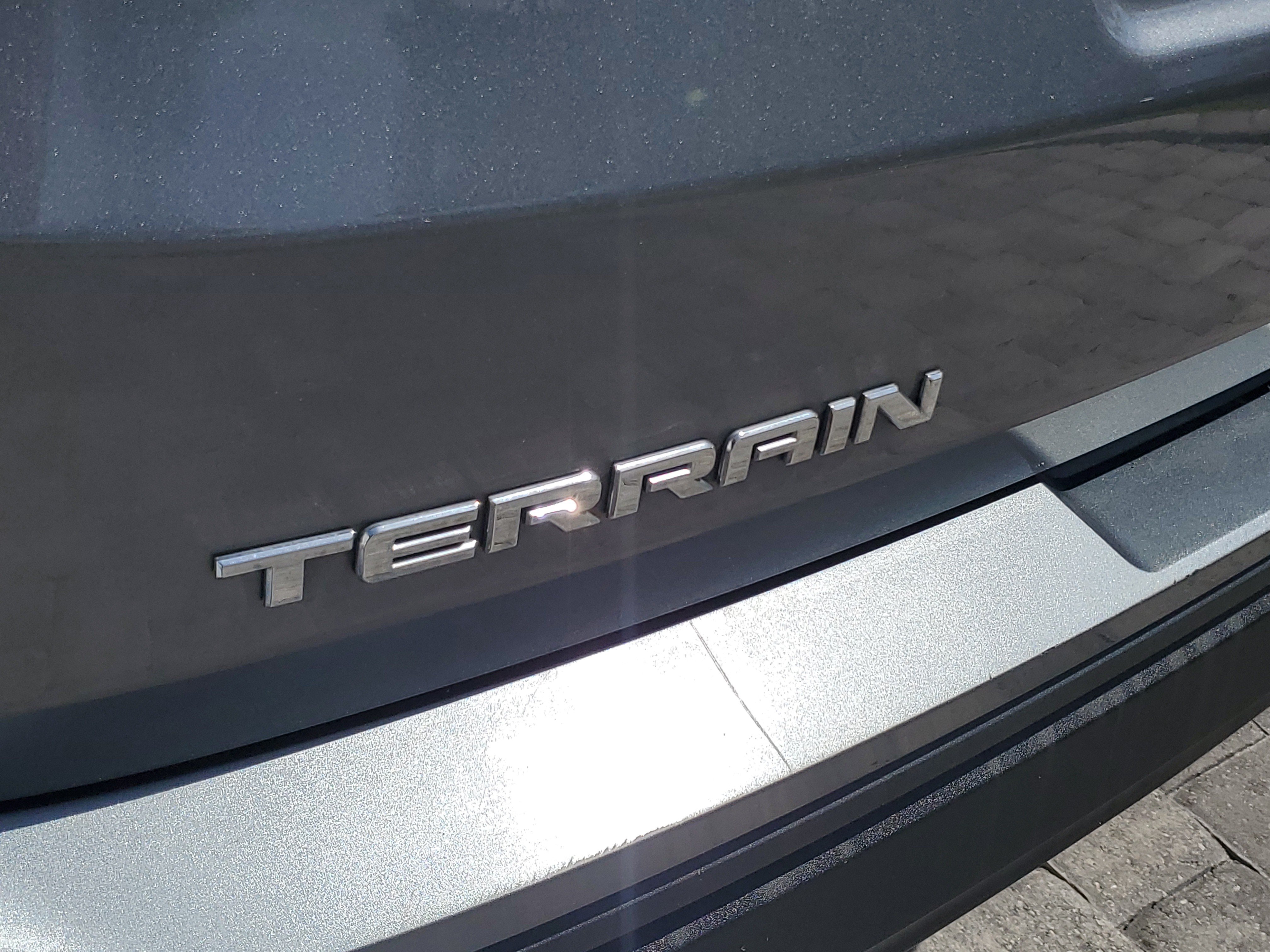 Used 2020 GMC Terrain SLE w/ Driver Convenience Package FWD image 9