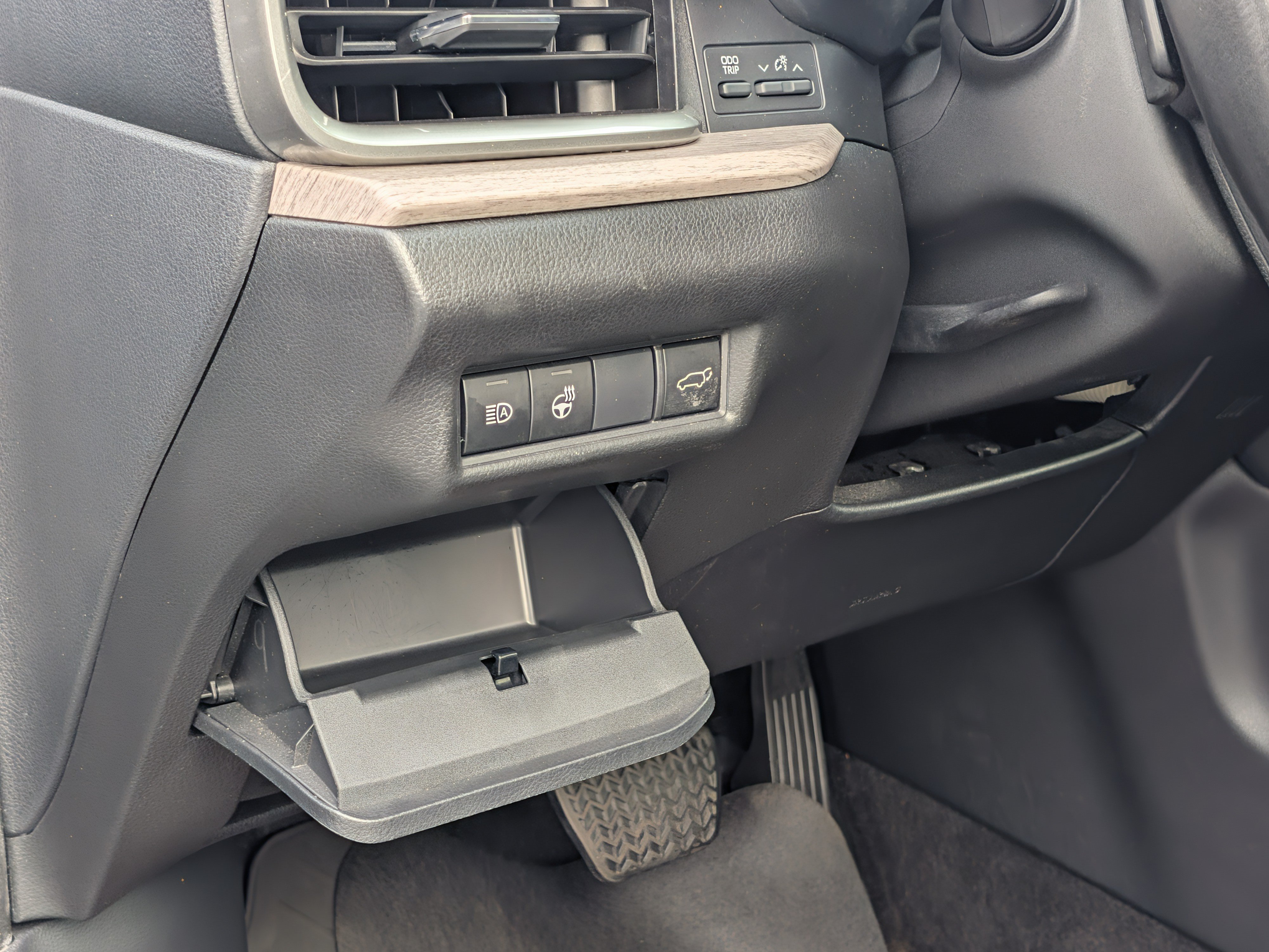 Used 2024 Toyota Grand Highlander AWD image 16