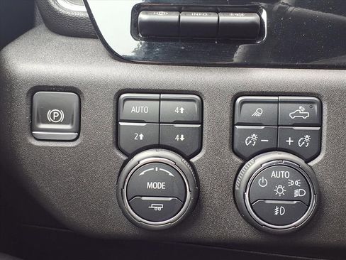 Used 2025 Chevrolet Silverado 2500 High Country w/ High Country Premium Package AWD/4WD image 24