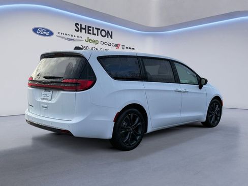 New 2026 Chrysler Pacifica Select FWD image 5