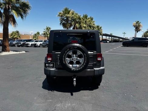 Used 2018 Jeep Wrangler Unlimited Sahara w/ Max Tow Package AWD/4WD image 6