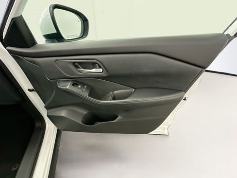 Used 2025 Nissan Rogue SV AWD/4WD image 33