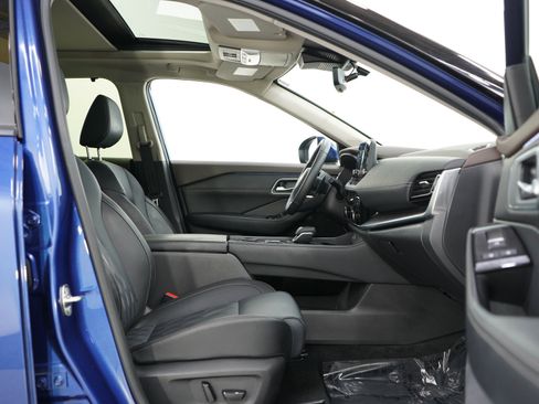 Used 2023 Nissan Rogue Platinum AWD/4WD image 12