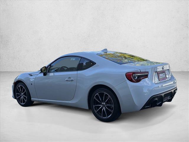 Used 2018 Toyota 86 RWD image 7