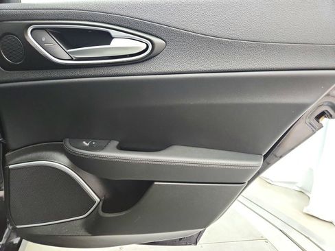 Used 2018 Alfa Romeo Giulia AWD image 29