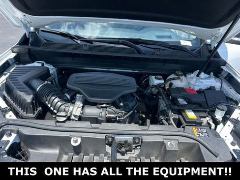 Used 2023 GMC Acadia AT4 w/ Technology Package AWD/4WD image 11