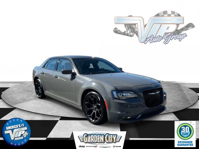 Used 2019 Chrysler 300 S RWD image 1