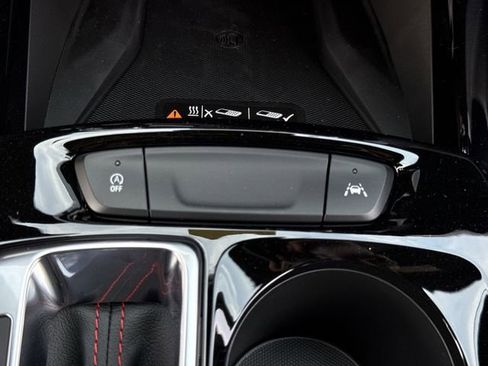 New 2026 Chevrolet Trax RS w/ Sunroof Package FWD image 6