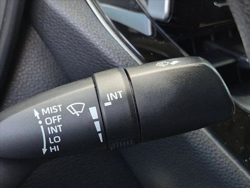 Used 2020 Toyota Corolla LE FWD image 10
