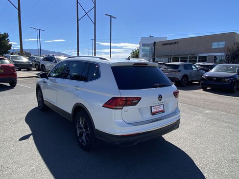 Used 2023 Volkswagen Tiguan SE FWD image 10