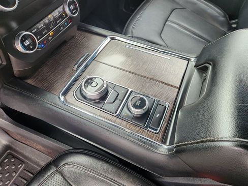 Used 2021 Ford Expedition Limited AWD/4WD image 19