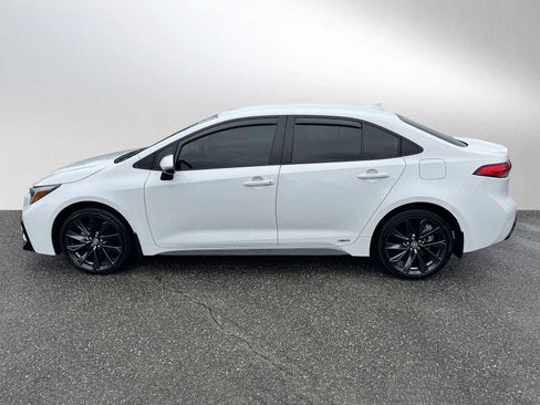Used 2025 Toyota Corolla SE AWD/4WD image 6
