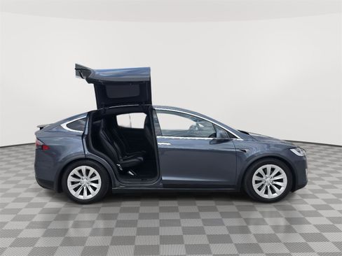 Used 2020 Tesla Model X Long Range image 14