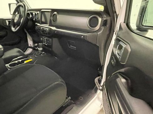Used 2021 Jeep Wrangler Unlimited Sport image 24