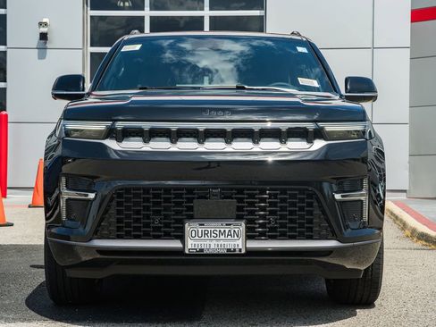 New 2026 Jeep Grand Wagoneer 4WD image 2