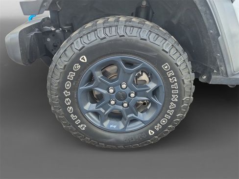 Used 2023 Jeep Wrangler Unlimited w/ Sun & Screen Package image 13