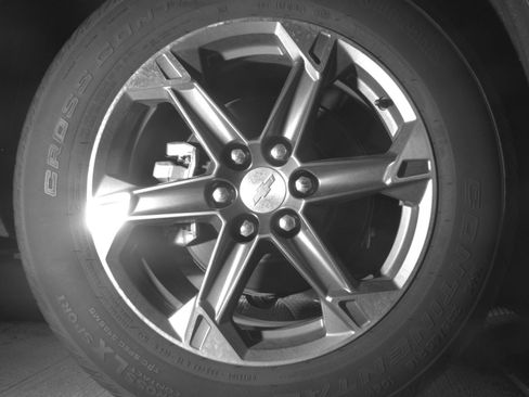 Used 2025 Chevrolet Blazer LT FWD image 18