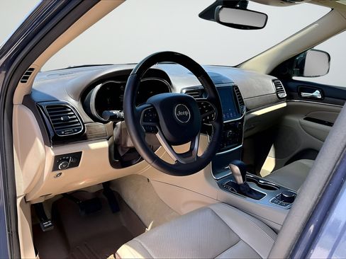 Used 2020 Jeep Grand Cherokee Overland AWD/4WD image 14