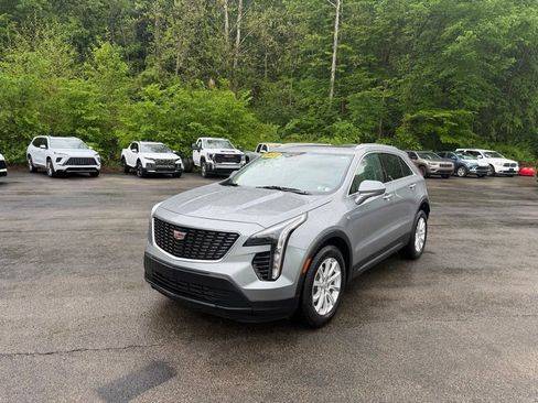 Used 2023 Cadillac XT4 Luxury w/ Cold Weather Package AWD/4WD image 14