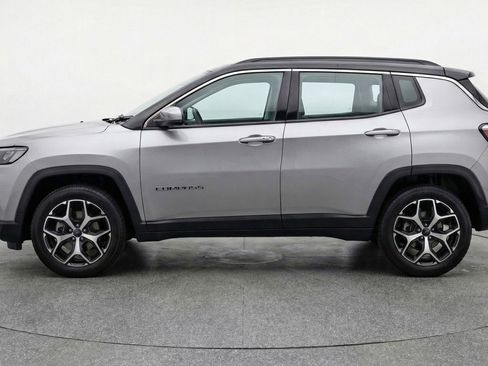 Used 2025 Jeep Compass Limited image 5