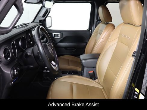 Used 2023 Jeep Wrangler Unlimited Sahara w/ Cold Weather Group image 14