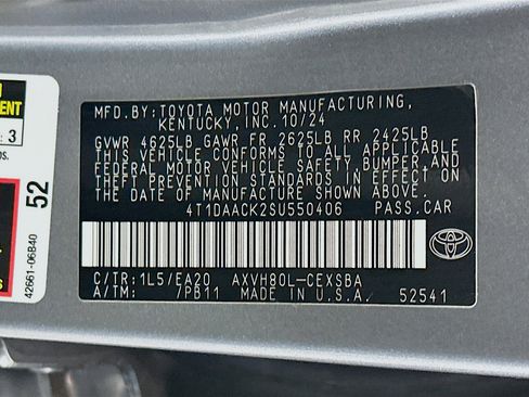 Used 2025 Toyota Camry SE image 12