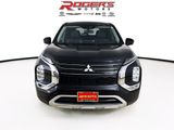 Used 2024 Mitsubishi Outlander SE image 2